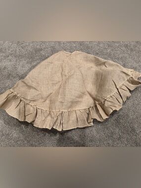 Ruffled Burlap Tree Skirt in Natural Beige